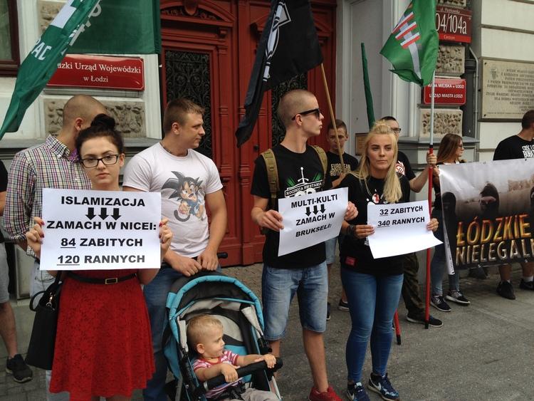 "Powstrzymać terroryzm" Manifestacja ONR na Piotrkowskiej 1 27344 ce4a59f8dd5d41900c2a0fc32dc2cf82