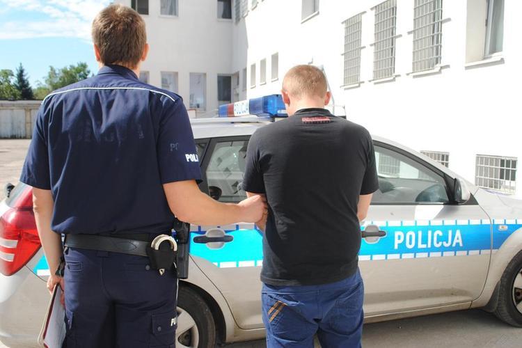 Włamał się do sklepu i ukradł alkohol. Był pijany 1 27422 cd0443b47a8bb537a503f7df099b9d1f