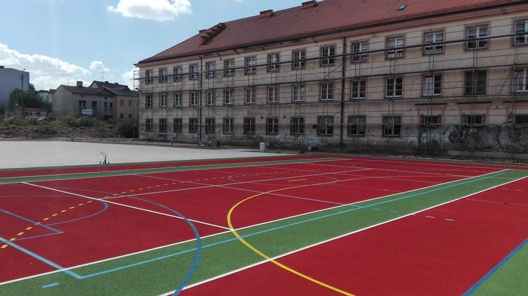 Nowe boisko w centrum Wielunia 1 27448 efa9a152ce4a02a5a9fa4f180e7f128f
