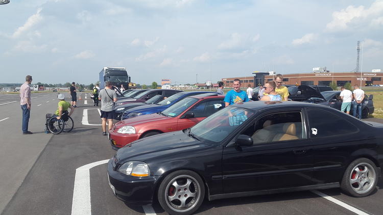 Japońskie samochody zawitały do Rzgowa 1 27691 848db43667ed9d2bd08c7b9459b440e7