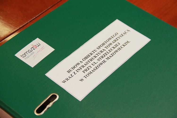 W Tomaszowie budują wielką halę lodową. "Ten obiekt jest potrzebny" 1 28172 c3abcddf02ab24c0a66252cb5339c174
