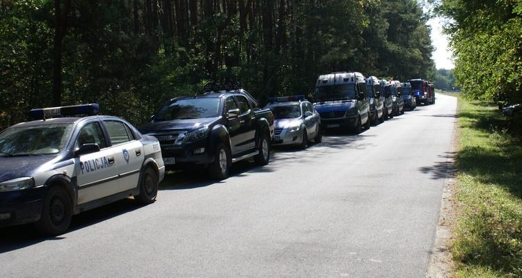 Policjanci odnaleźli zaginioną kobietę. 39-letnia niepełnosprawna była w lesie 1 28257 cc0c76f6a2fb4a07260e5f8d7fc98814