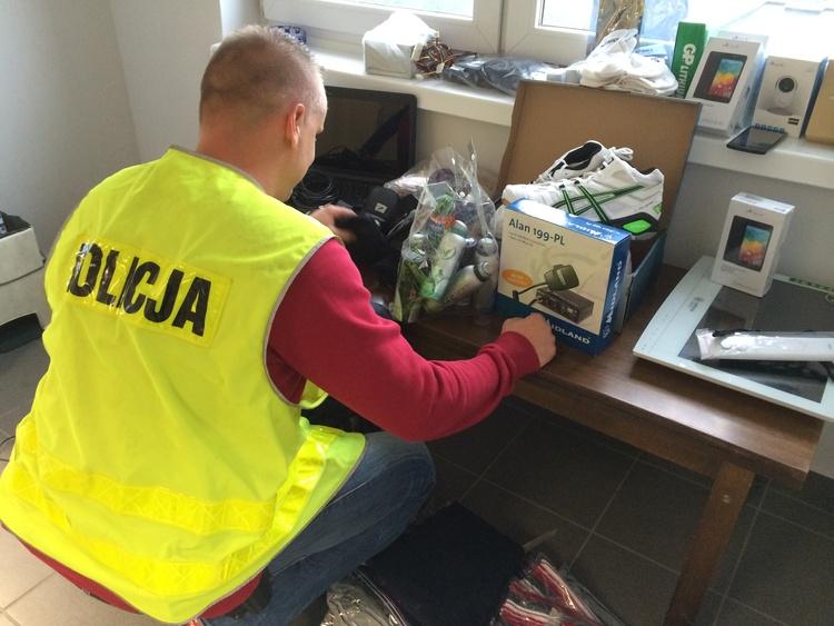 Plądrowali przesyłki kurierskie. Grozi im pięć lat więzienia 1 28996 eee2c24fdc4681f4c81438a00f8f8b26