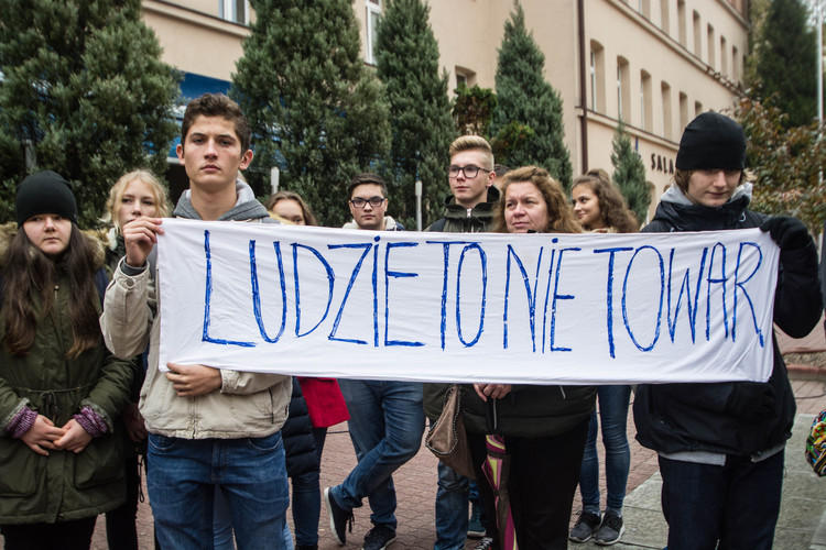 Handel ludźmi. Protestacyjny marsz ulicą Piotrkowską 1 29414 0728b60cfd5d522f8ad2f65eb356c5a2