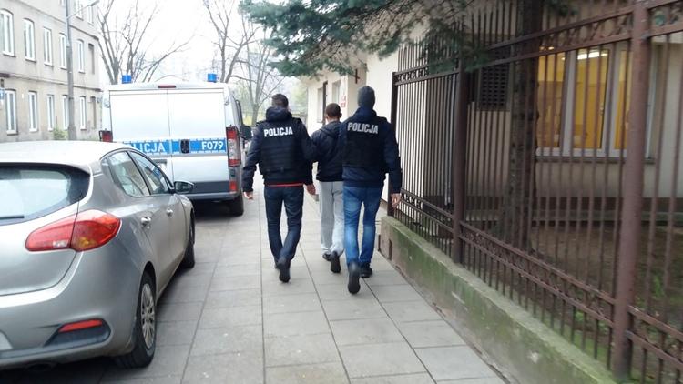 Zaatakował nożem starszą kobietę. Odpowie za usiłowanie zabójstwa 1 30240 28d181247904c7542dbd6518c9a6da45