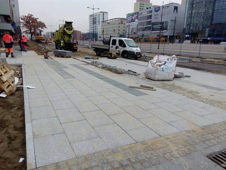 Remont przed Urzędem Marszałkowskim. Zobacz, jak przebiegają prace 1 30281 1c2b05a5eadd90229e95ef83d3ba000d
