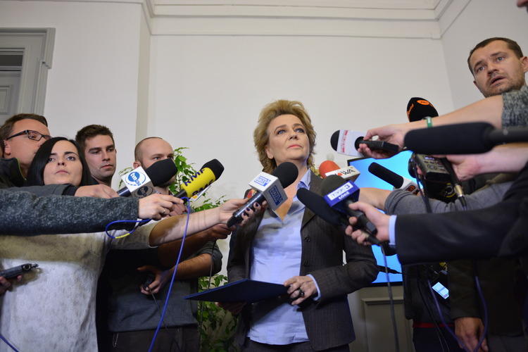 Hanna Zdanowska o prokuratorskich zarzutach: "Jestem niewinna. Nie mam niczego do ukrycia" 1 30408 e687352341bf2cb7002d23b0368806c5