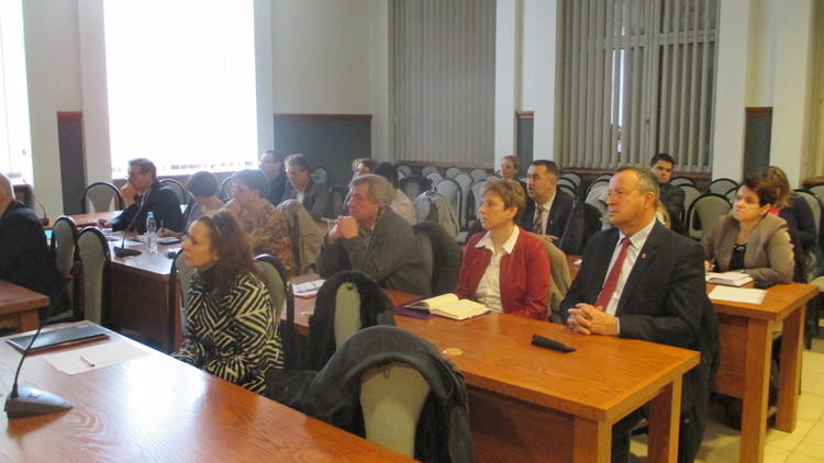 Wiele pytań w sprawie reformy. Spotkanie łódzkiego kuratora oświaty z samorządowcami powiatu piotrkowskiego 1 30409 fb15f6ac823dcac6c73de3296a7aa30e