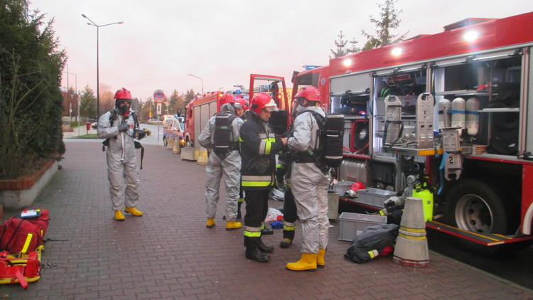 Alarm na pływalni miejskiej. Powodem rozszczelnienie instalacji chemicznej 1 30456 4235cd792c1356e2a0260dc250597c04