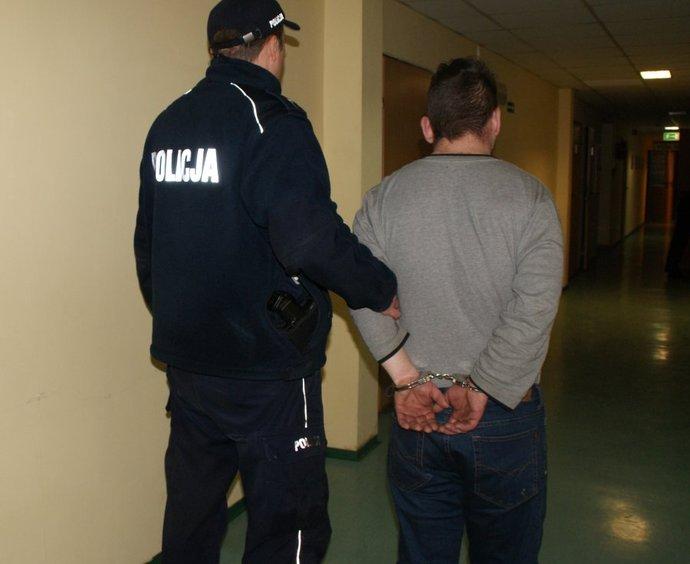 Skutki libacji alkoholowej. Zginął 51-letni bezdomny 1 31030 00e81d29eaf54b3295e726cb8da5d590