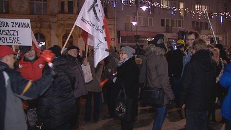Antyrządowe demonstracje w Łodzi Inicjatywy Polskiej i KOD-u 11 31269 f9a5069d9ba46b5af4f6f1da64e7c0ae