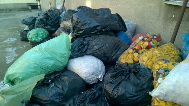 Plastikowa pomoc dla podopiecznych sióstr Urszulanek z Sieradza 2 32902 838f23f894b8bfd9e855ddbd2f62ebdc