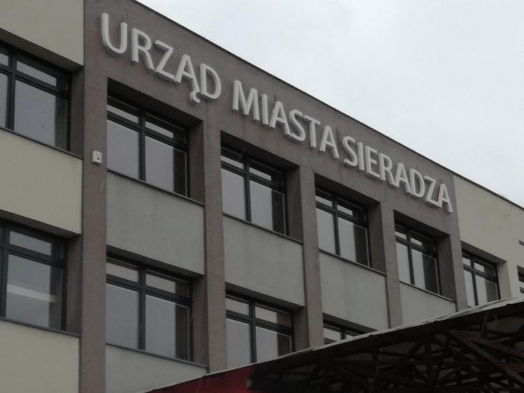 Pracownik Urzędu Miasta Sieradza nie wyjdzie jeszcze z aresztu 1 33143 feb35731c4cf8caed5123b0c0973fbb7