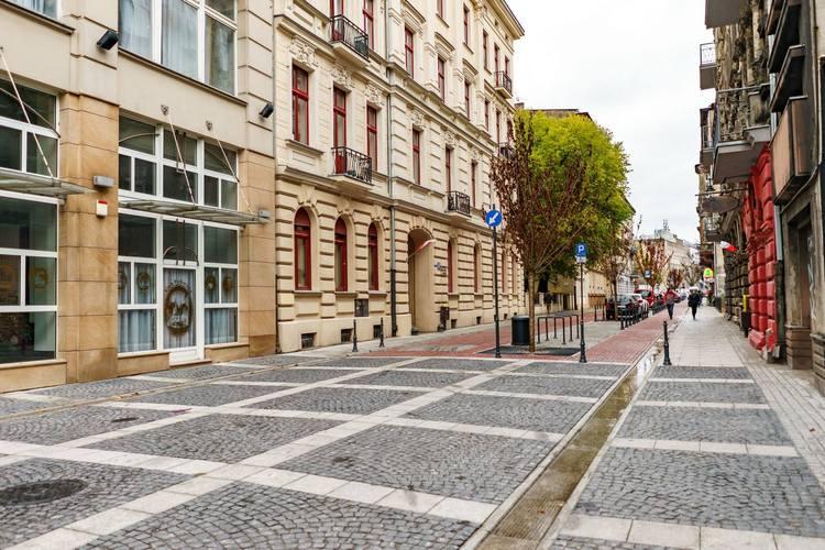 Nieprzejezdny woonerf na ulicy Traugutta 1 33303 1a6b495cfc858fb0fc300120c5151381