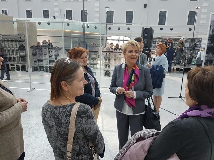 Mieszkańcy zablokowali obrady Rady Miejskiej w Łodzi 1 34409 270ac00556085780611ce2c9f1619b6f