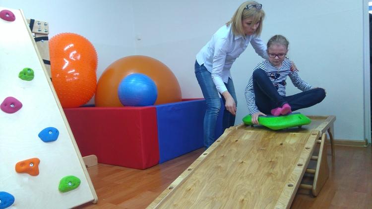 "Dzieci ćwiczą swoje zmysły". Nowa sala do terapii w Sieradzu 1 34477 3cfb2ef622b55614d92bd196cf915492