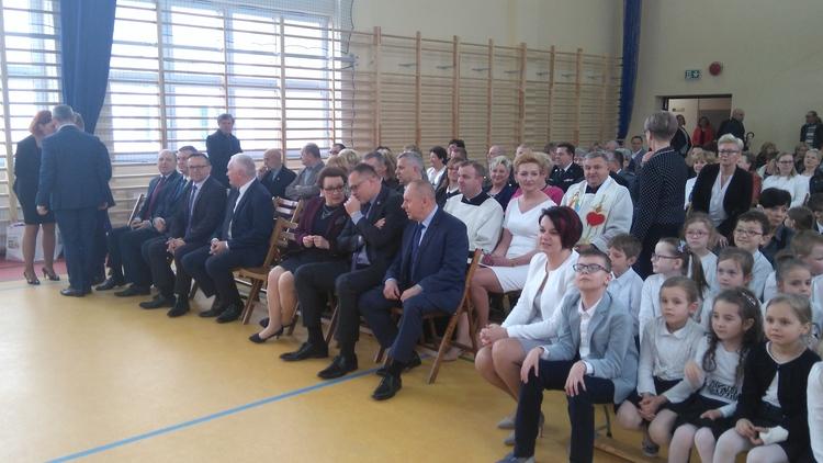 Minister Edukacji Narodowej Anna Zalewska z wizytą w Sieradzu 1 35063 caf3f15f679c3c4fe970674264451f4c