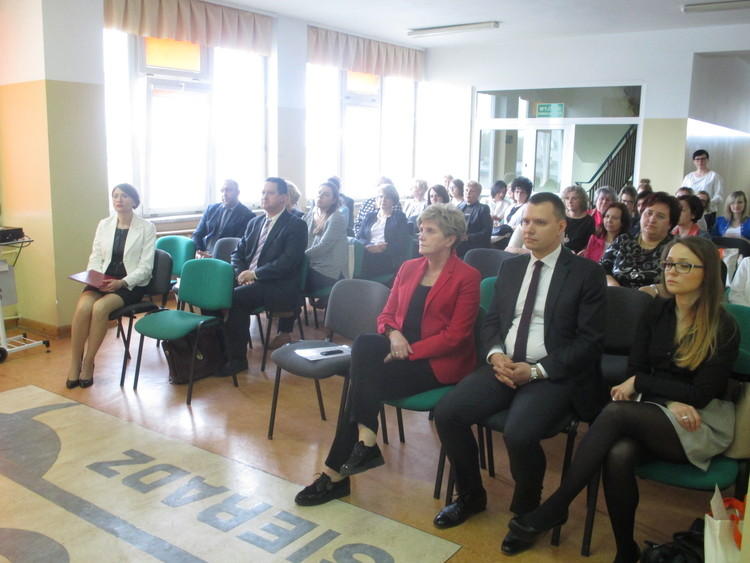 By zawód nie sprawił zawodu. O szkolnictwie w Sieradzu 2 35090 92acb67857684a57c4b84ff86183a9c5