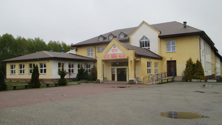 W szkole pod Bełchatowem wybiło... szambo 1 35131 144bb651fa221331a969ed4efec636e3
