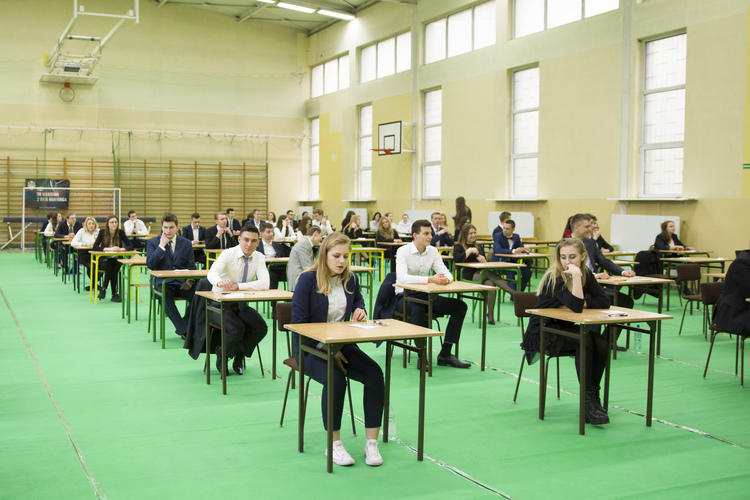 Maturzyści mierzą się z królową nauk 1 35264 2988723427e43123350afd5afa782362