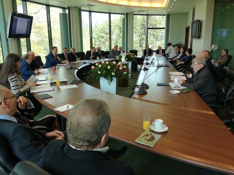 Sejmowa komisja obradowała w Mesznarach pod Wieruszowem 1 35398 2f36fcb183c4c8b1deddfef47d77c1c7