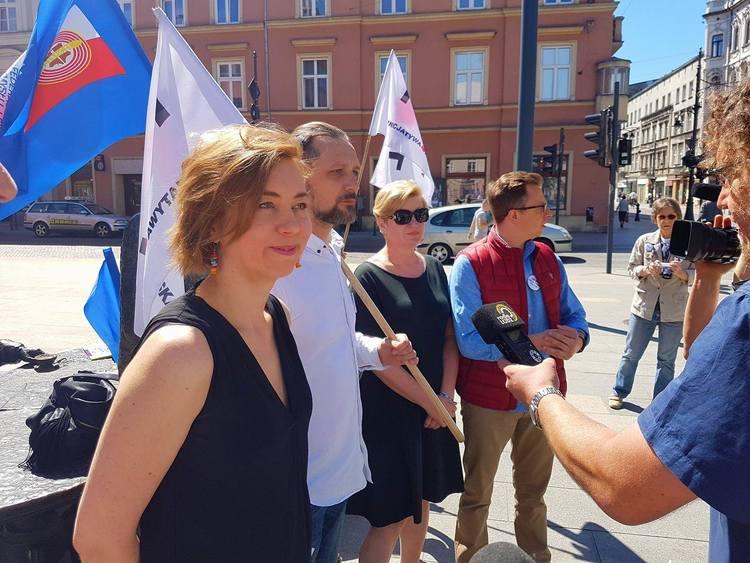 Czy na Piotrkowskiej stanie Pomnik Łódzkich Włókniarek? 1 36055 4ebf63493f707180b433e70c71181439