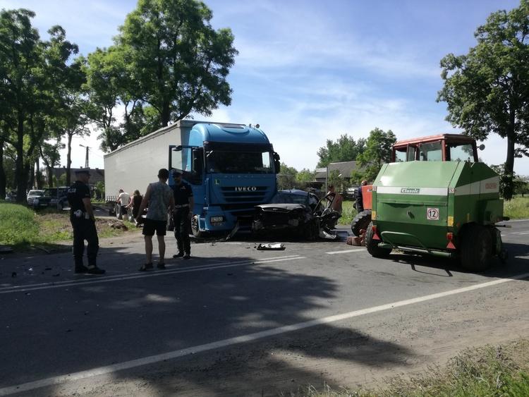 Wypadek między Sieradzem a Złoczewem 1 36058 1b29574b717a9e7dcce05525db80a862