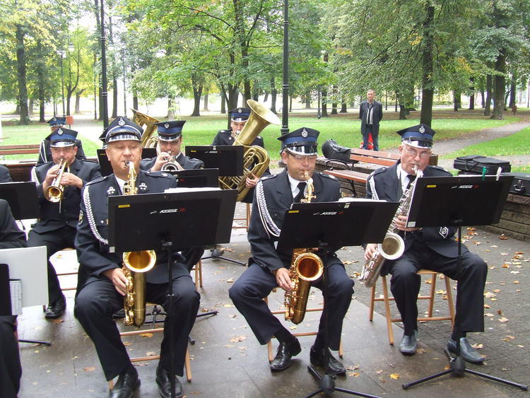 „Melodie na wakacje” to pierwszy letni koncert w Parku Miejskim w Aleksandrowie Łódzkim 1 36734 3fd452fb4ddc96aae98bc51c69a3cb13