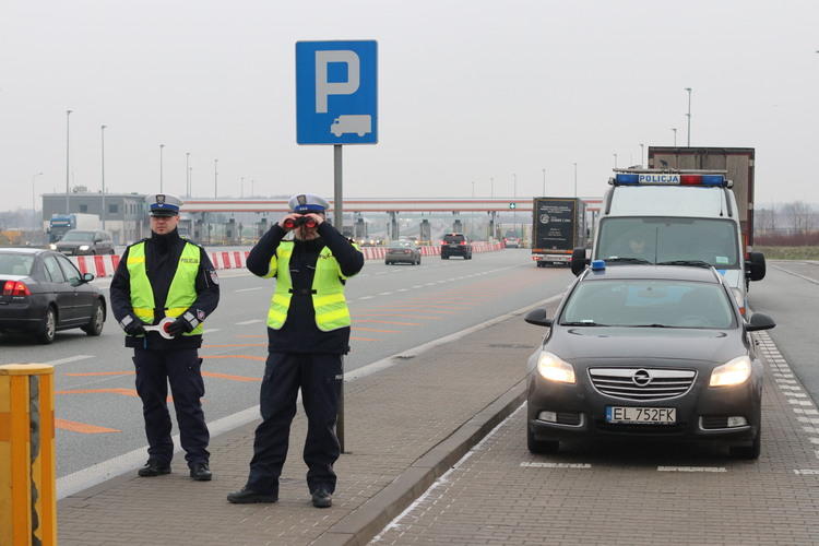 Policyjna eskorta dla bezpieczeństwa rannego dziecka 1 36905 c6648d2bb029f1c79f9b56b3c5a1f8ca