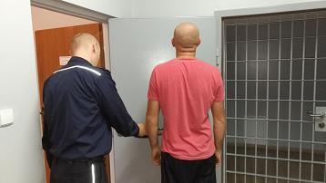 Od kłusownictwa do handlu bronią. Zatrzymania w powiecie sieradzkim 2 37222 f6d9e610d7f45312e62a1d6f99fb72c6