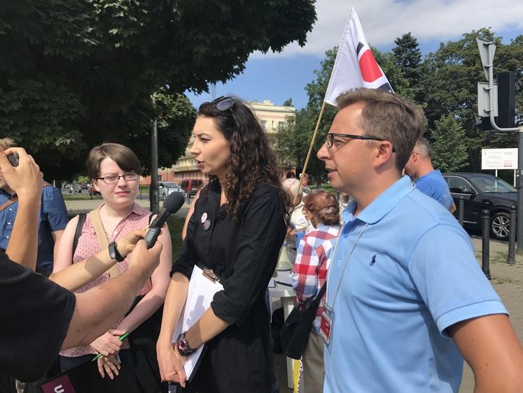 Ruszyła zbiórka podpisów pod projektem Ratujmy Kobiety 1 37662 9888289e6c057f0e84029da59f4d6cc4