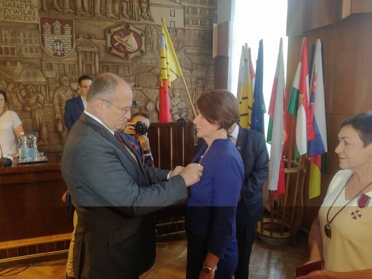 Nagrodzeni za dar serca. Krzyże zasługi dla przedsiębiorców 2 38226 2a5d852eab158d3c9ee6668ba1f56d83