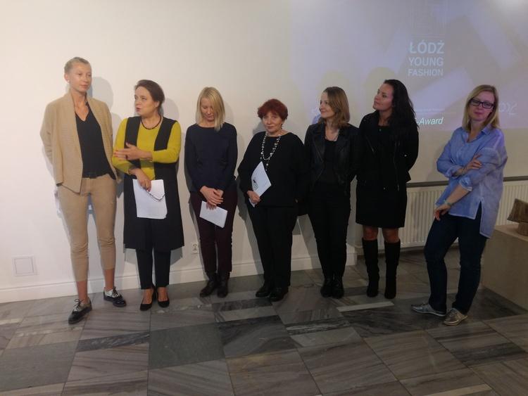 Znamy finalistów pierwszego etapu konkursu Łódź Young Fashion Award oraz Złotej Nitki 2 38319 ab3240165036116d5779f3e8d10aec66