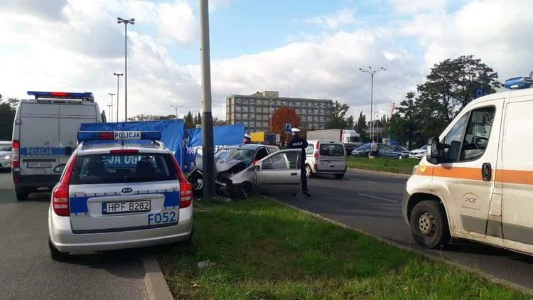 Wypadek na Aleksandrowskiej. Utrudnienia w ruchu, w kierunku centrum Łodzi 1 39233 30e466078678d3a4f800f64b3f0cb0b3