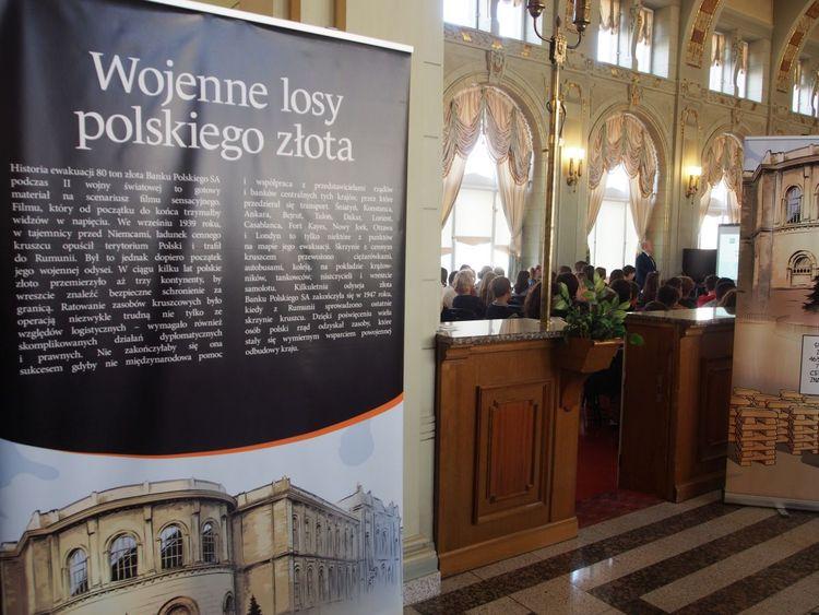 70 ton sztabek złota na wystawie IPN 1 39349 ad0636ea52102f49431d9a36c8742672