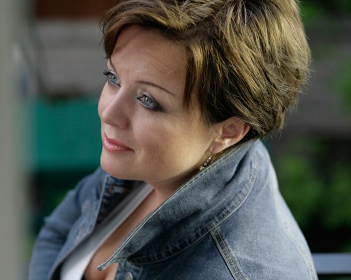Hanna Banaszak na scenie piotrkowskich Trybunałów Uśmiechu 1 39433 f30a13626848f0b000d86f2f97f863d8