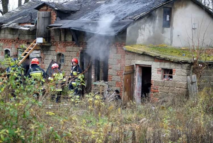 Pożar w Buczku koło Brzezin. Nie żyją dwie osoby 1 40036 3d1eda662f518f1575f7118ce0f904ee