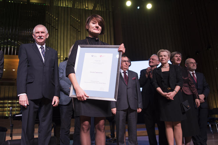 Laureatka Nagrody im. Tadeusza Kotarbińskiego przekaże ją na zakup protez dla dzieci poszkodowanych w Syrii 1 40461 80b337b41343a0dd0d28acdddb1061af
