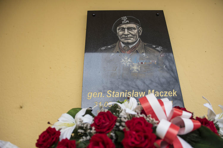 Zespół Szkół Samochodowych i Mechatronicznych w Łodzi im. gen.Stanisława Maczka obchodzi rocznicę śmierci swojego patrona 1 40680 63b52a32c7bfe7c581bef57578fc52f8