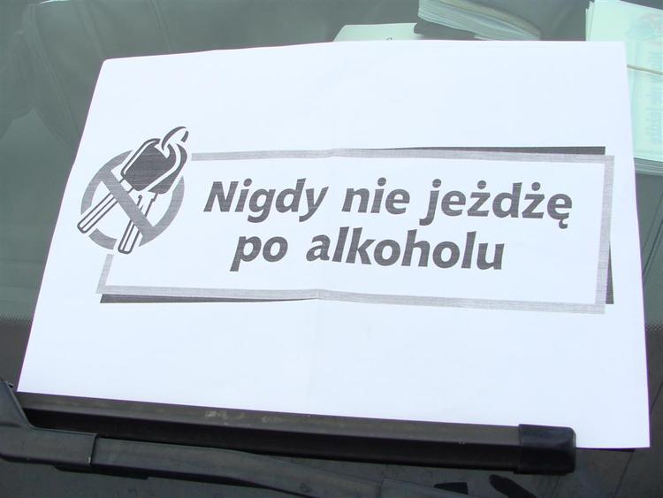 Napił się wódki przy policji 1 42564 61920fc1e2e796550c42a05e9b1544fc