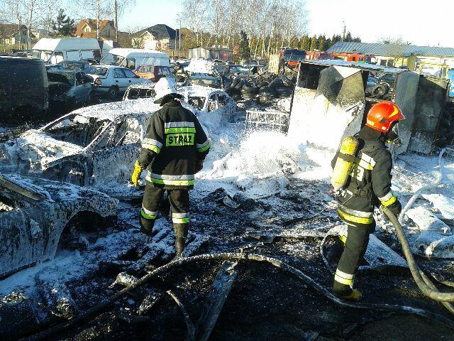 Pożar złomowiska w Warcie 1 43031 6f3d3b63273e8c6433099a5d242729b1