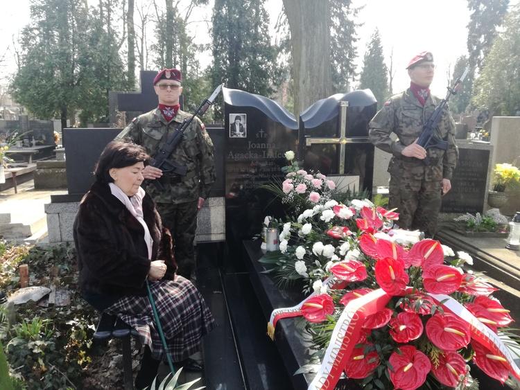 Rocznica katastrofy smoleńskiej. Rozmowa z matką Joanny Agackiej-Indeckiej 1 43492 0a619b099d0b89c8e0002e00fed8425f
