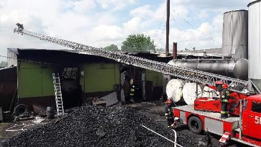 Pożar 50 ton tłuszczu w zakładzie masarskim w Świątkowicach w gminie Lututów 1 44294 9700aed9f5574079711e0ce2236e1a36