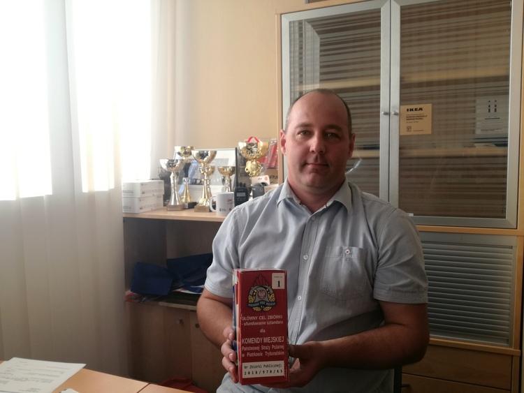 Zbiórka na sztandar dla piotrkowskiej straży 1 44809 b32b2f9491686ff01e0b1c56099ce3cb