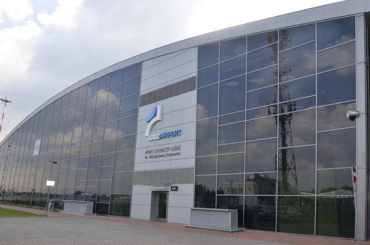 Ministerstwo Infrastuktury: "Połączenia przewoźnika LOT z Łodzi są nieopłacalne" 1 44838 0f0bd90a9678171198ce12d9a5792a31