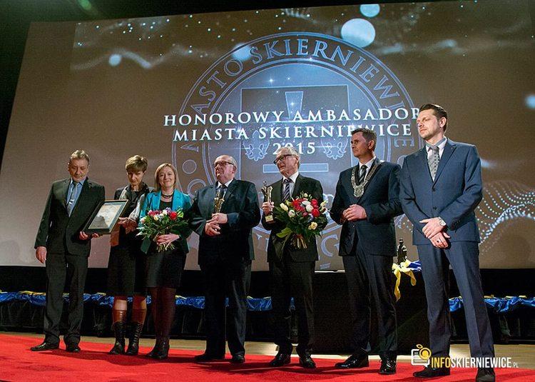 Honorowi pod znakiem zapytania. Skierniewiccy radni chcą prześwietlać kandydatów do honorowych tytułów 1 45557 851f42015d0e399d5764a699931b370c