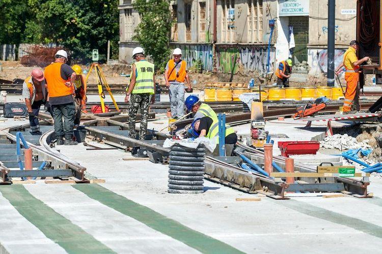 Wciąż nie jeżdżą tramwaje przez skrzyżowanie Kilińskiego z Dąbrowskiego. Czekamy do sierpnia? 1 45566 c9ca56e42f30cad75724ad0227522454