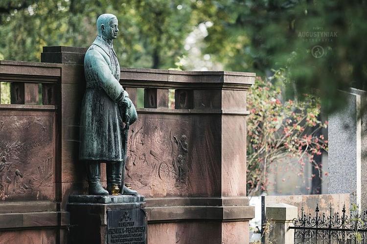 Spacer po Starym Cmentarzu. Pierwsze spotkanie z łódzkimi bohaterami Niepodległej 1 45908 f6b07b91dfb636f3e35421ca12b2563b
