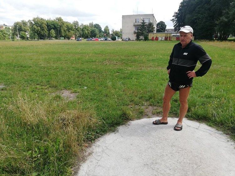 W Domaniewicach skradziono 16 młotów lekkoatletycznych 1 45973 072a78669ced663b1acca1db7ea7434f