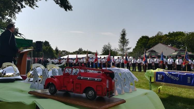 100 lat OSP w Rembieszowie. Sztandar i odznaczenia dla druhów 1 46068 f77bf85e6938ae690368a93a20d6a2ae